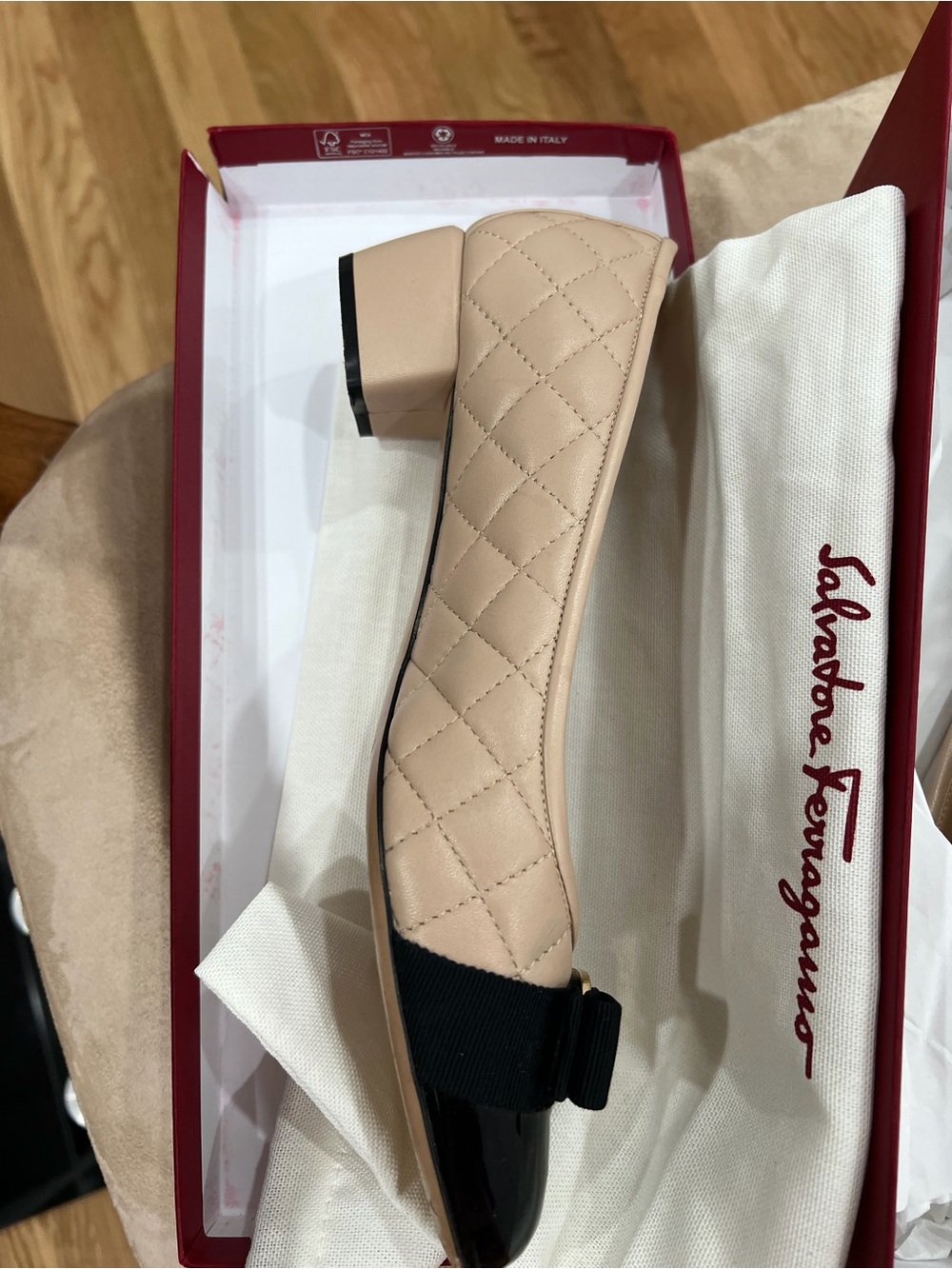 Salvatore Ferragamo Nude and Black Vara Bow Leather Flats - Picture 7 of 8